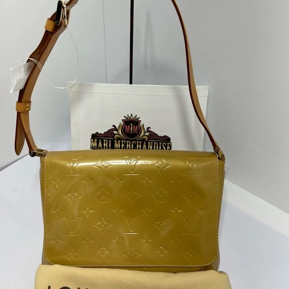 Louis Vuitton  Tango Musette in Vernis Leather Yellow - Picture 2 of 11
